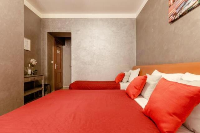 4-Bdr Apt Among Colosseum&Termini 10-People Apartment Rome Luaran gambar